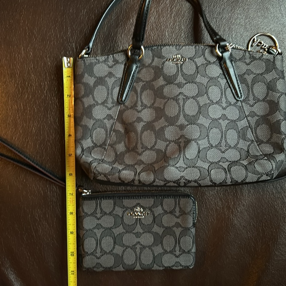 Coach crossbody bag and matching wristlet - Picture 13 of 15